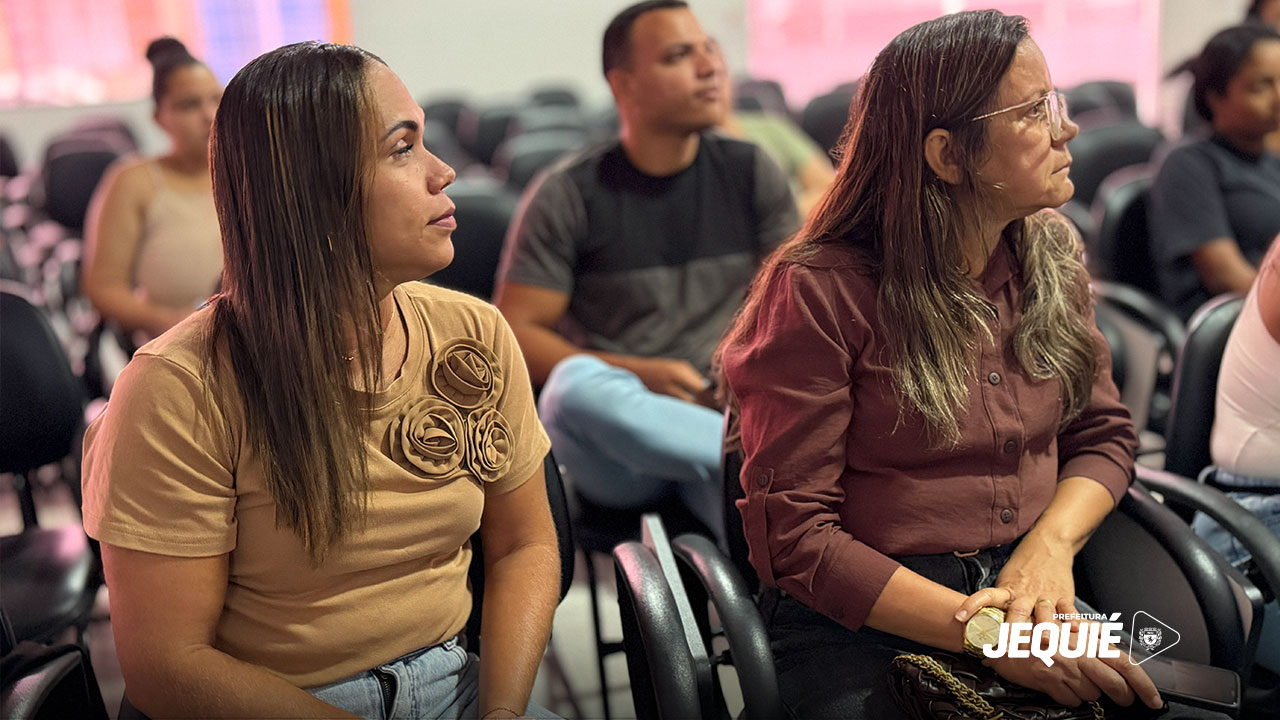 Prefeitura de Jequié promove capacitação para trabalhadores e profissionais que atuam nas recepções das Unidades de Saúde
