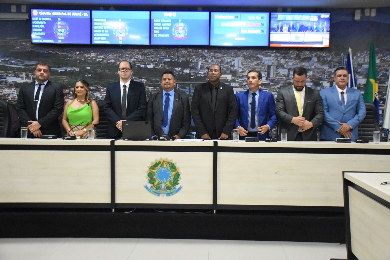 Afastamento da Mesa Diretora da Câmara de Jequié gera controvérsia sobre sucessão interina Afastamento da Mesa Diretora da Câmara de Jequié gera controvérsia sobre sucessão interina