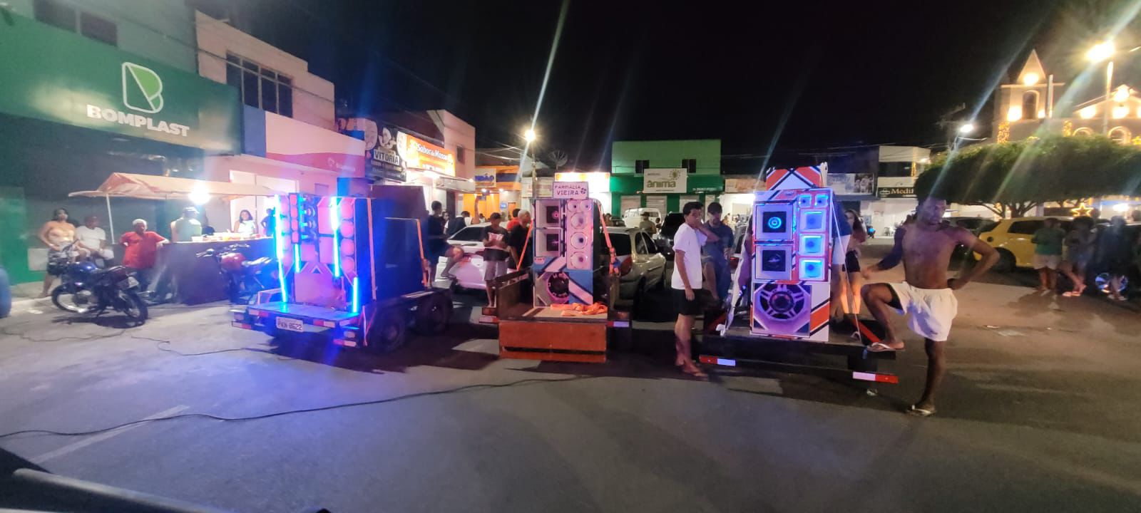 Operação Paredão inibe festas clandestinas e apreende veículos irregulares Operação Paredão inibe festas clandestinas e apreende veículos irregulares