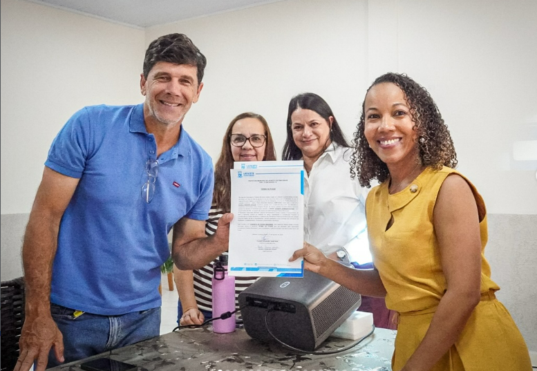 Prefeitura de Lafaiete Coutinho realiza posse de nova servidora efetiva