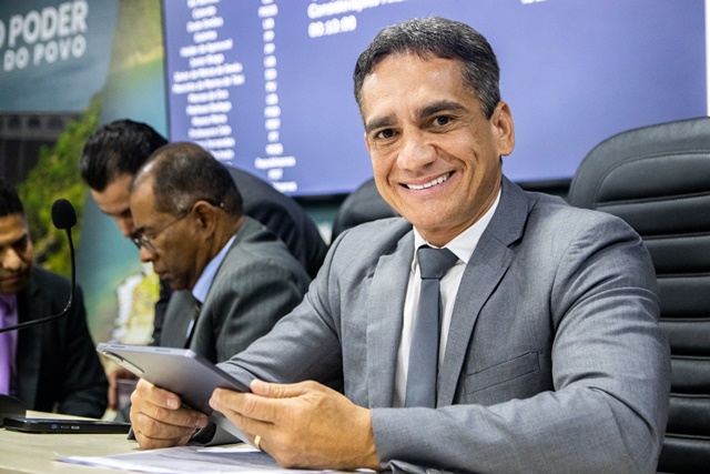 Gutinha solicita reforma completa da Unidade de Saúde Almerinda Lomanto Gutinha solicita reforma completa da Unidade de Saúde Almerinda Lomanto