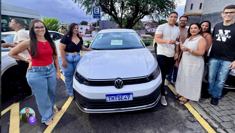 Vereadora Moana Meira celebra conquista de veículo para a APAE de Jequié