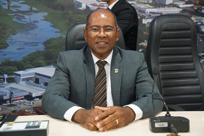 Vereador Soldado Gilvan pede construção de USF Doralize Vidal na Caixa DÁgua Vereador Soldado Gilvan pede construção de USF Doralize Vidal na Caixa DÁgua