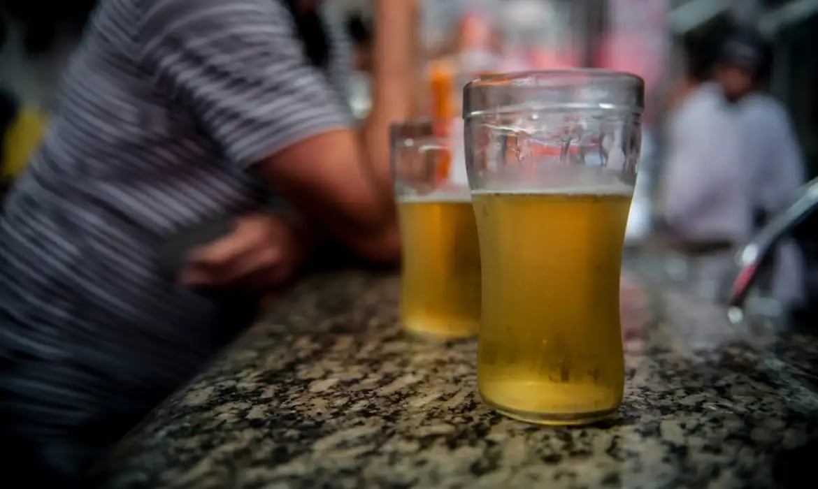 Lei Seca nas Eleições 2026: veja onde há restrição à venda e ao consumo de bebidas Lei Seca nas Eleições 2026: veja onde há restrição à venda e ao consumo de bebidas