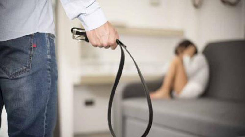 Idoso é conduzido à delegacia após denúncia de violência familiar em Jequié Idoso é conduzido à delegacia após denúncia de violência familiar em Jequié