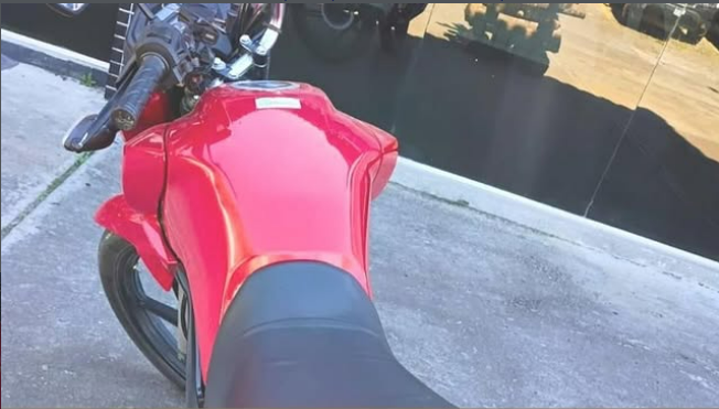 Polícia Militar recupera motocicleta roubada em área de mata no bairro KM 3, em Jequié