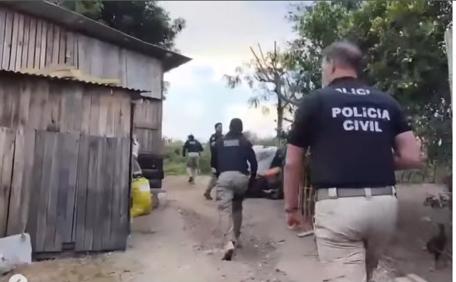 Duas prisões e acampamento destruído: Operação Cerco mira facção criminosa em Jequié