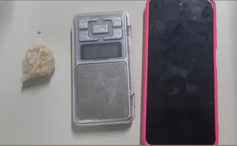 Homem é detido com crack e balança de precisão durante ronda policial em Itagi Homem é detido com crack e balança de precisão durante ronda policial em Itagi