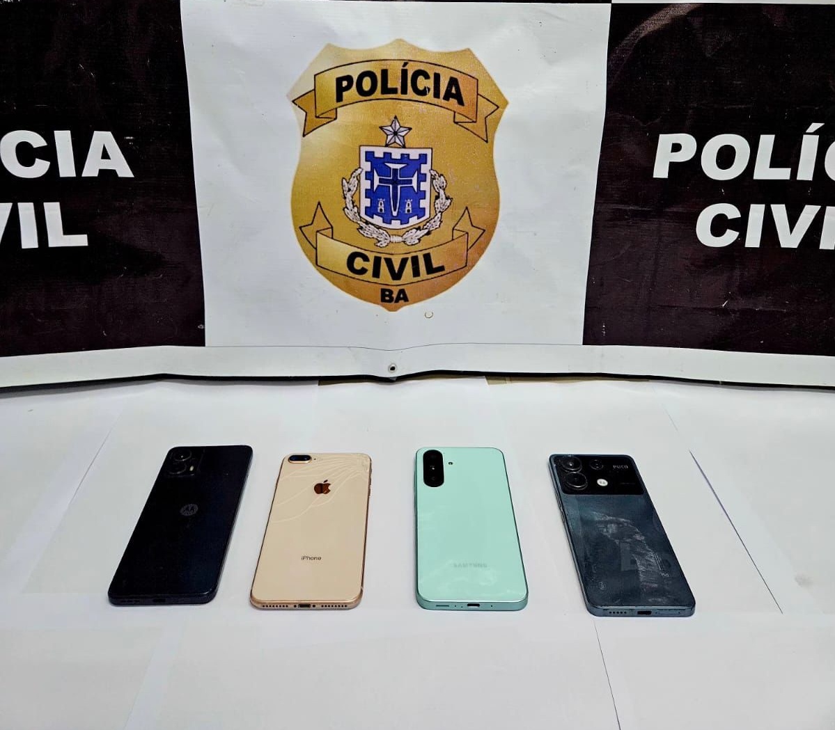 Polícia Civil recupera quatro celulares furtados e roubados em Ipiaú e Ibirataia
