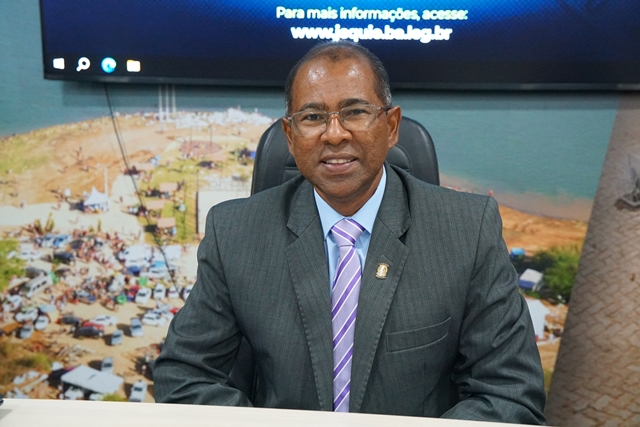 Soldado Gilvan solicita revitalização de praça no bairro Mandacaru