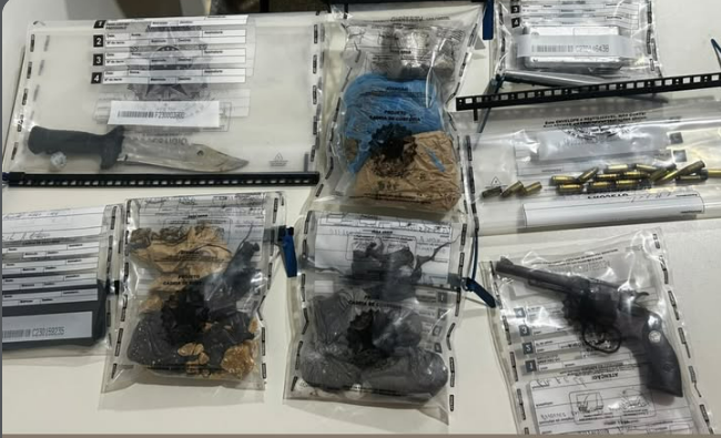 93ª CIPM apreende arma de fogo, munições e drogas em área de mata de Maracás 93ª CIPM apreende arma de fogo, munições e drogas em área de mata de Maracás