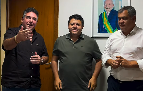 Deputado Patrick Lopes anuncia kit apícola para fortalecer produtores de mel em Lafaiete Coutinho Deputado Patrick Lopes anuncia kit apícola para fortalecer produtores de mel em Lafaiete Coutinho