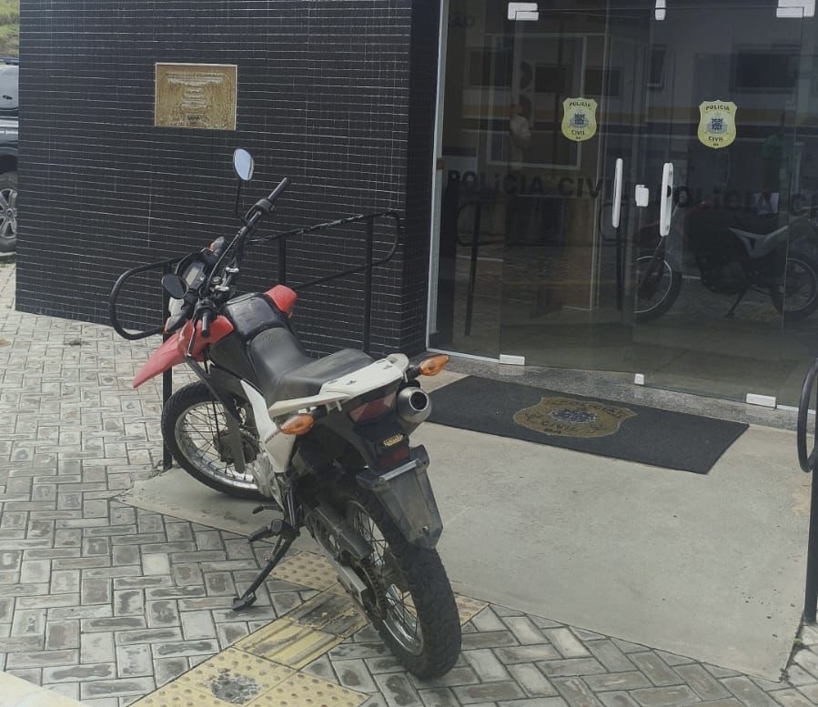 Polícia Civil recupera motocicleta furtada e devolve veículo ao proprietário em Jequié