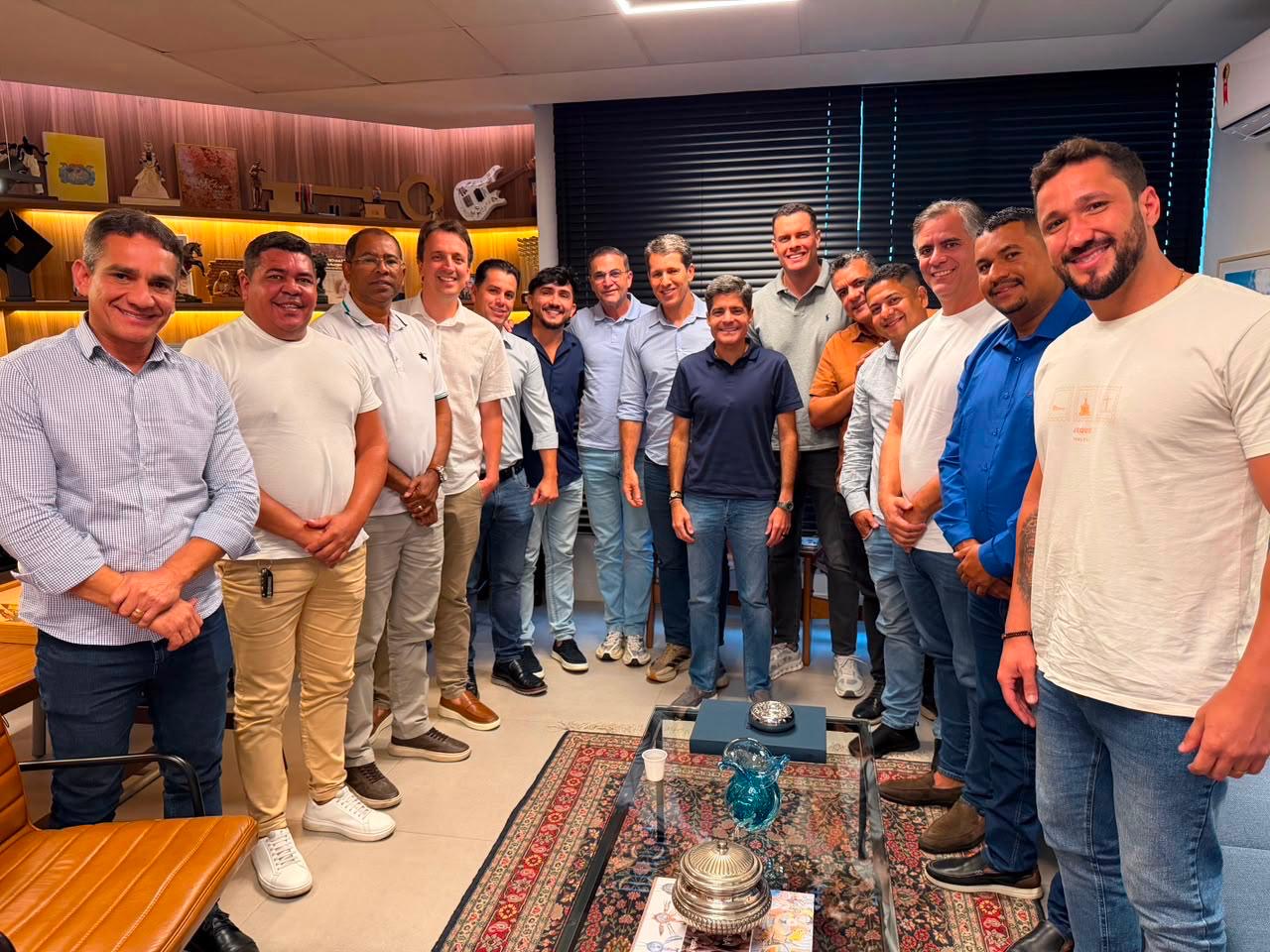 Leur Lomanto Jr. destaca apoio do prefeito Flavinho e de vereadores de Jequié a ACM Neto e Zé Cocá durante encontro do grupo em Salvador Leur Lomanto Jr. destaca apoio do prefeito Flavinho e de vereadores de Jequié a ACM Neto e Zé Cocá durante encontro do grupo em Salvador