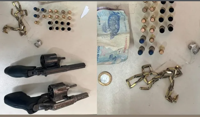 Polícia Militar prende suspeitos armados durante a Operação Força Total em Jequié Polícia Militar prende suspeitos armados durante a Operação Força Total em Jequié