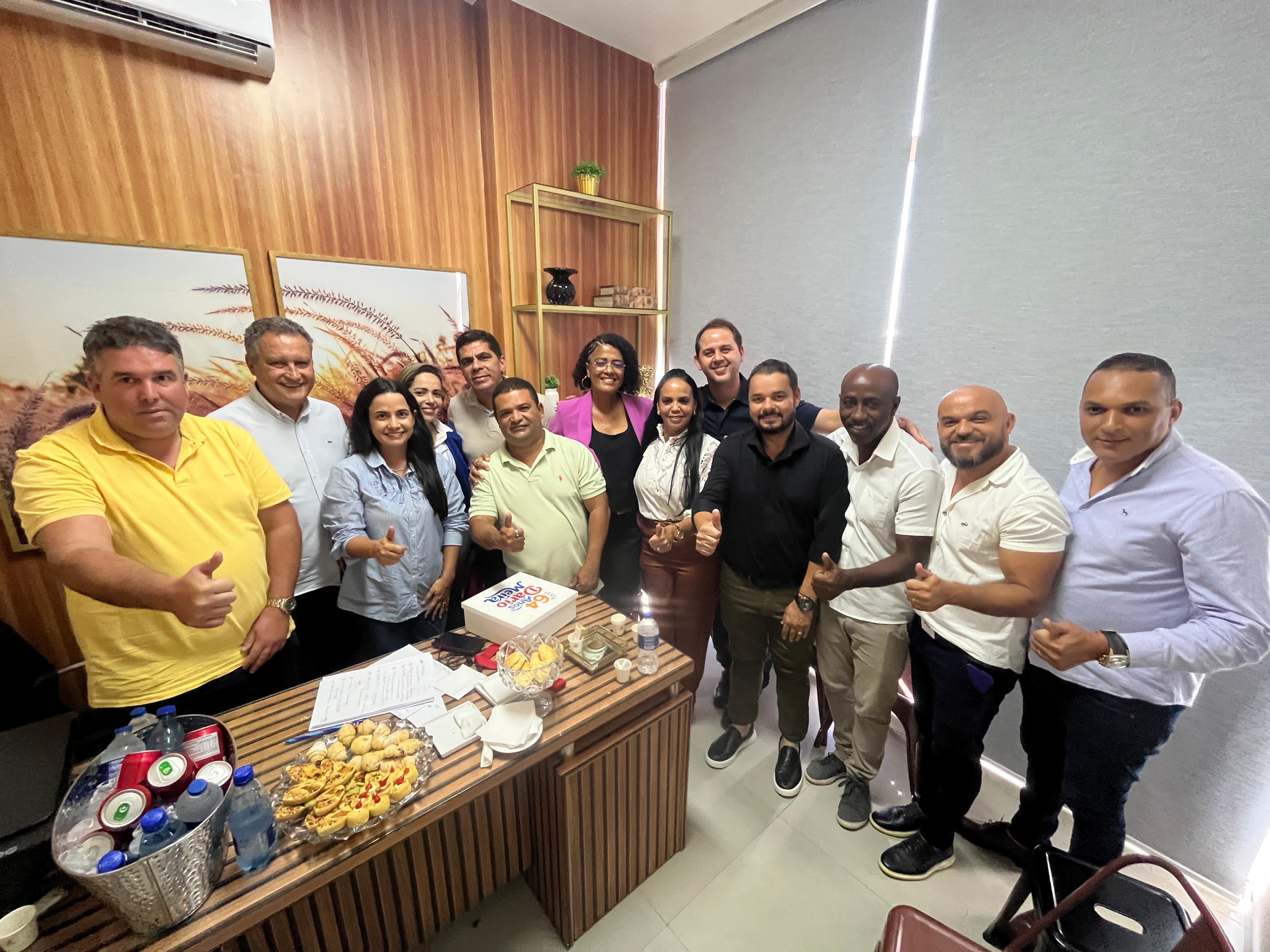 Patrick Lopes reúne prefeitos com Rui Costa em Ipiaú após entrevista na Ipiaú FM