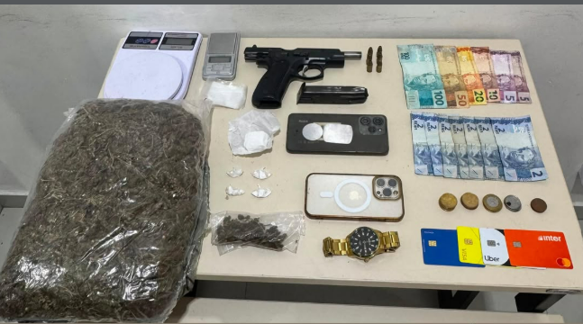 Suspeito é preso com arma, drogas e veículo com restrição judicial durante operação da RONDESP