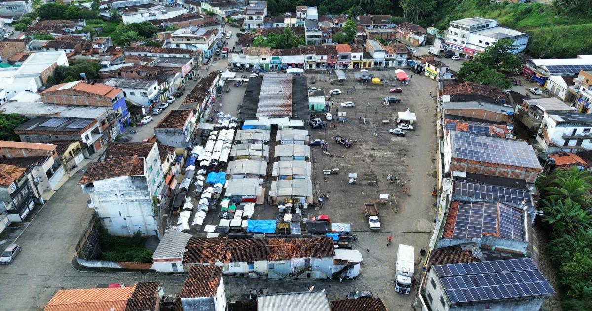 Itagi | Obra de cobertura da Praça da Feira é iniciada em parceria com o Governo do Estado da Bahia