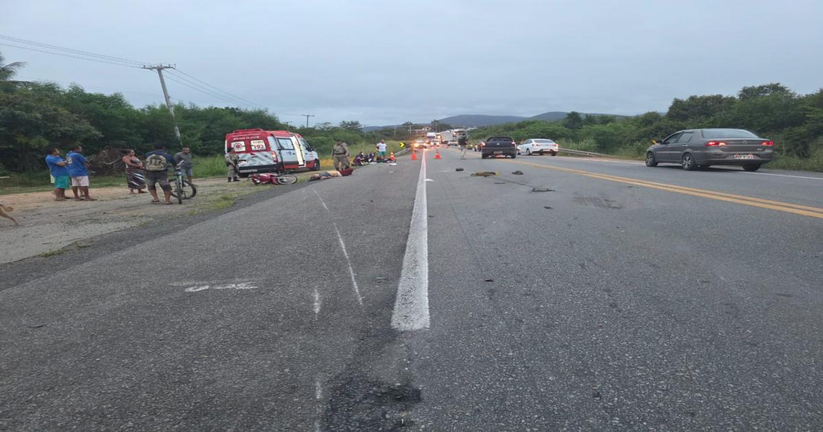 Acidente na BR-116 em Jequié deixa uma mulher morta e outra pessoa ferida