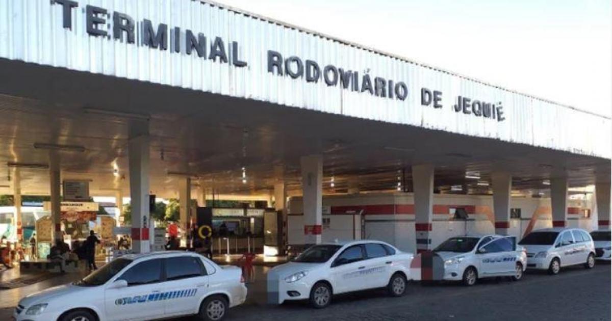 Homem com mandado por tentativa de feminicídio é preso na rodoviária de Jequié