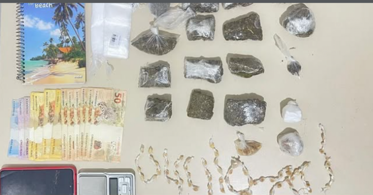 Mulher é conduzida por tráfico de drogas após deixar criança sozinha em casa em Vitória da Conquista