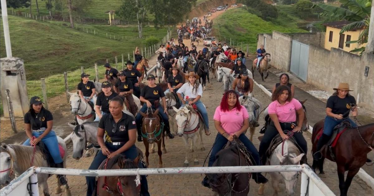 Cavalgada das Mães reúne multidão e emociona moradores em Planalto Íris e Valentim
