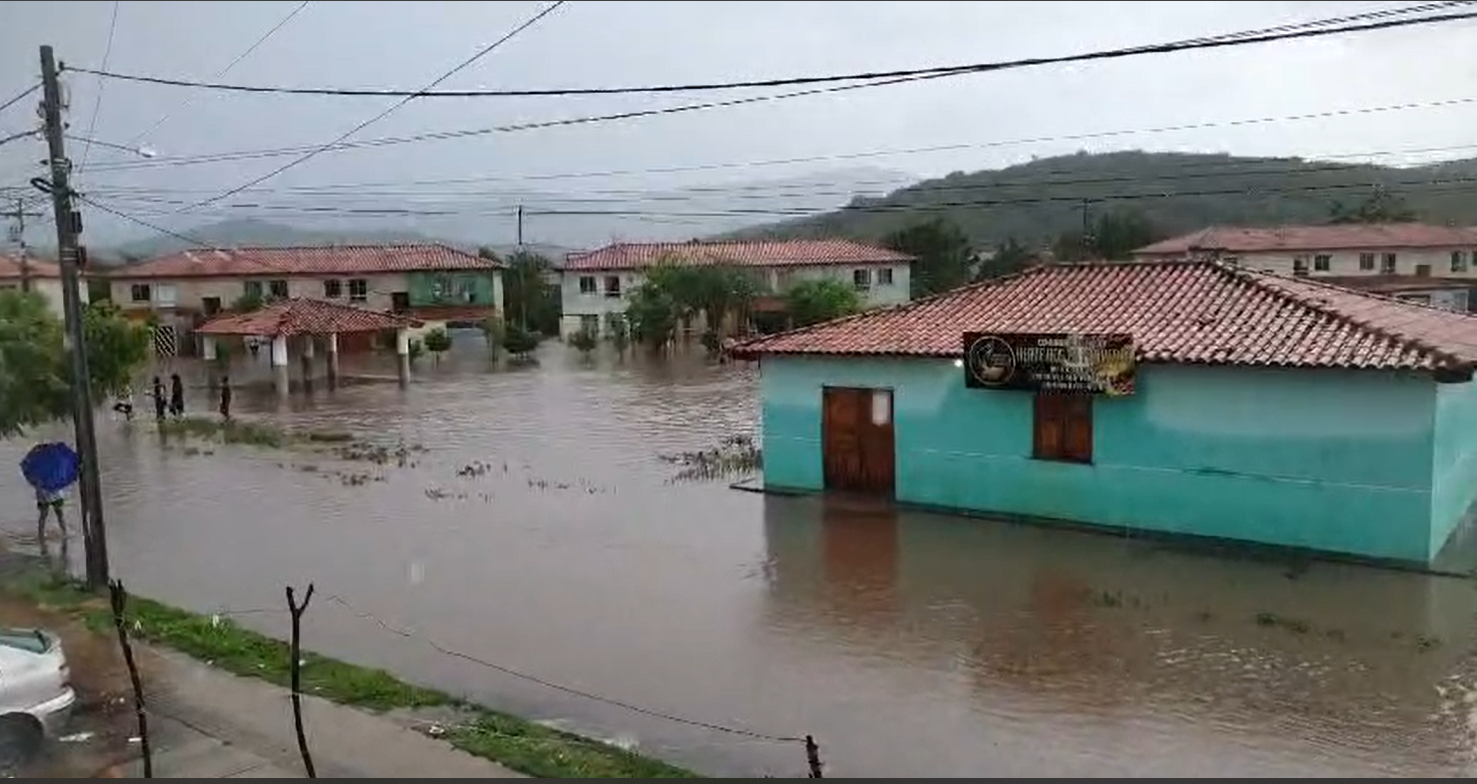 Prefeito Zé Cocá autoriza compra de colchões e eletrodoméstico para famílias atingidas pela chuva no residencial Cachoeirinha