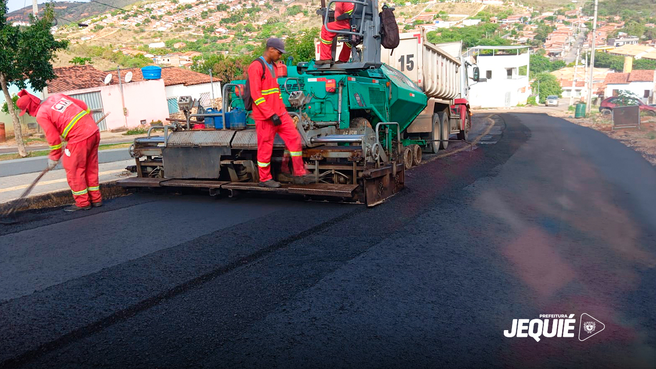 Prefeitura de Jequié amplia obras de pavimentação e contempla novas ruas da Cidade Nova e Loteamento Mirassol