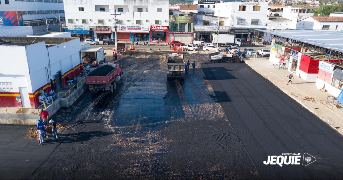 Prefeitura de Jequié avança com nova etapa da requalificação e ampliação do CEAVIG, contemplando pavimentação asfáltica do estacionamento