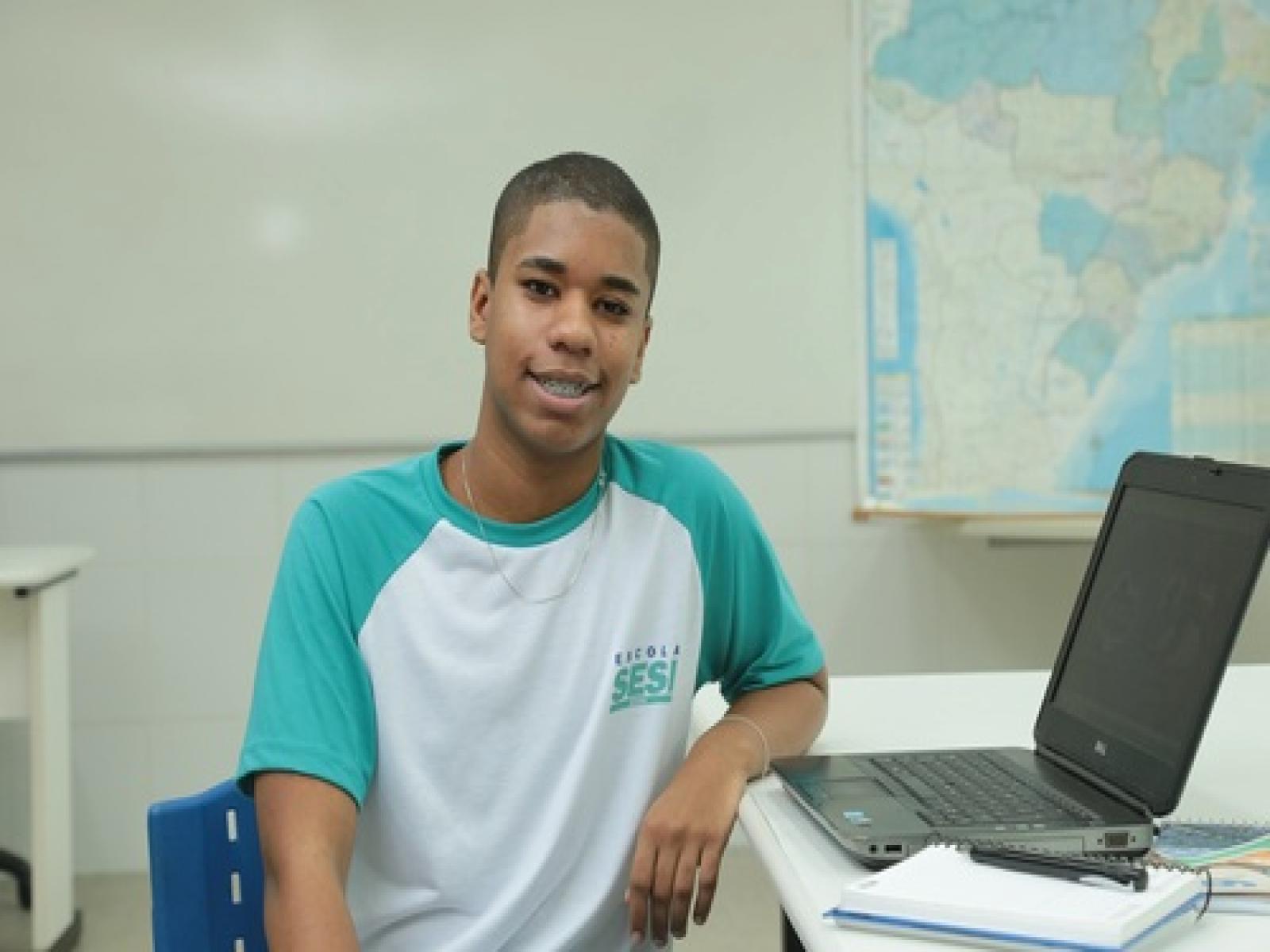 Estudante de 17 anos ganha bolsa em uma das principais escolas técnicas da Europa