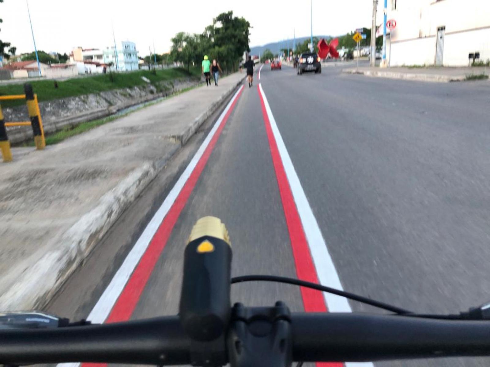 Avenida Cesar Borges recebe a primeira ciclofaixa de Jequié