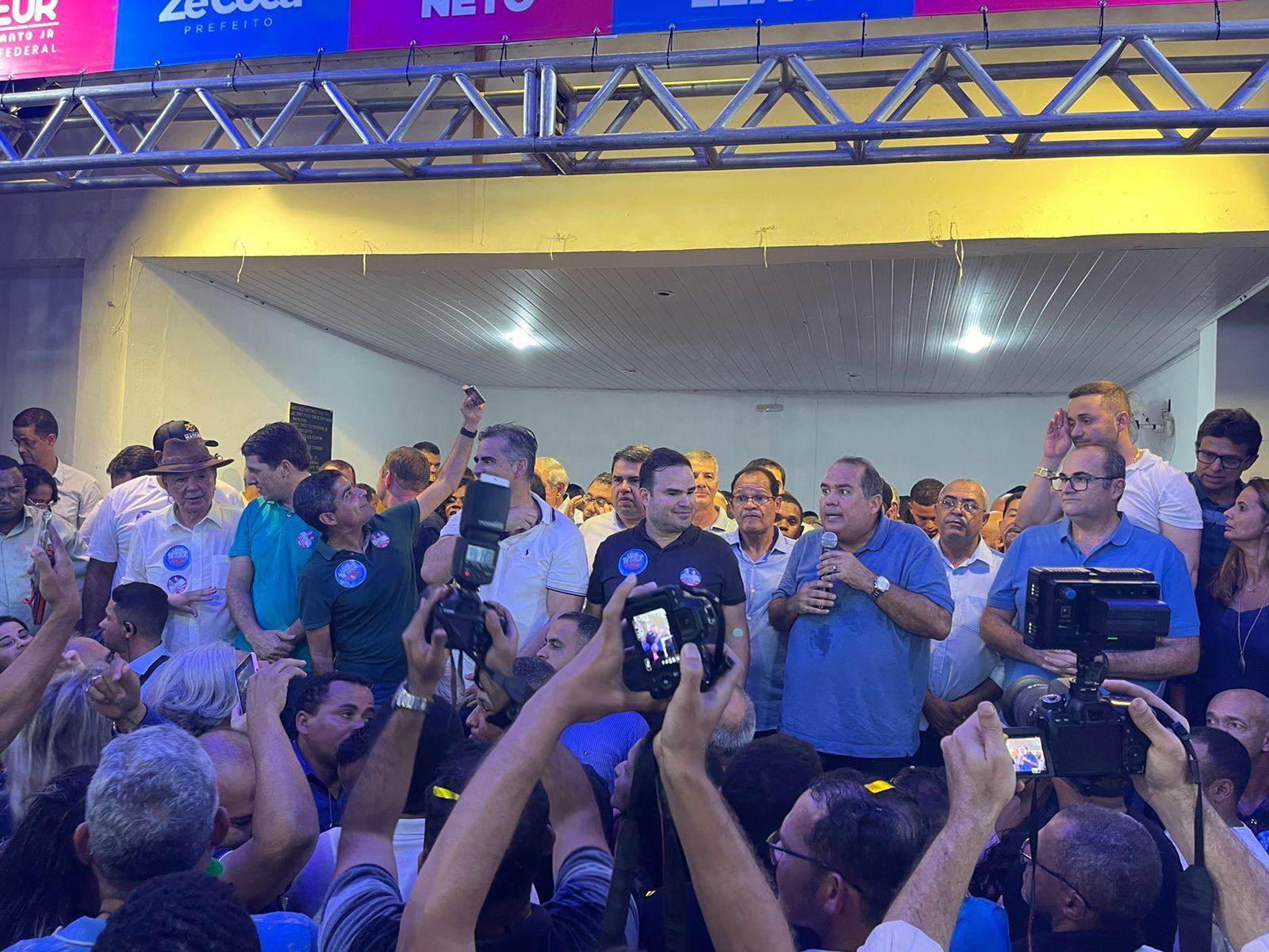 Sandro Régis reune liderança de quase 30 municípios em Jequié e hipoteca apoio a ACM Neto e Cacá Leão