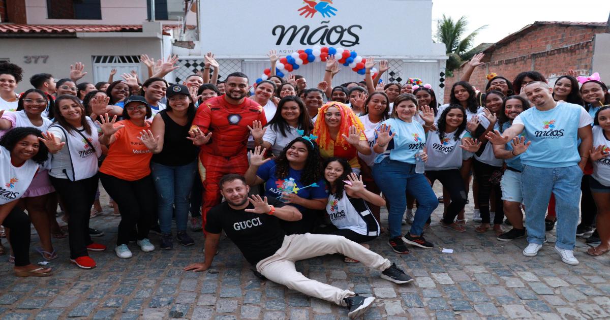FESTA EM COMEMORAÇÃO AO DIA DAS CRIANÇAS DO INSTITUTO MÃOS LEVA ALEGRIA A MAIS DE 800 CRIANÇAS