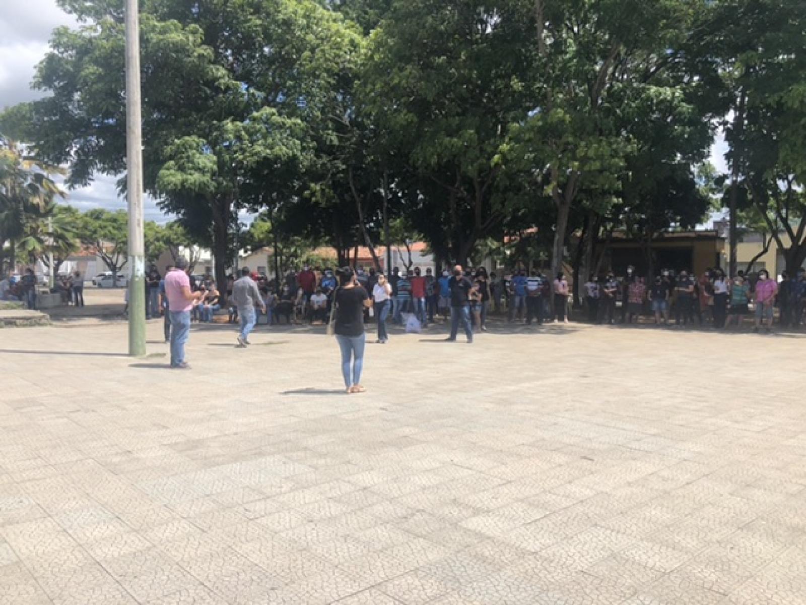Servidores da Prefeitura de Jequié paralisam atividades por falta de pagamento