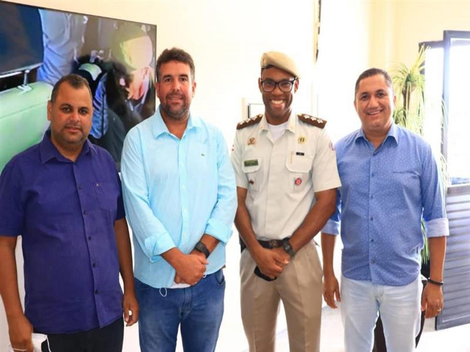 Prefeito de Jitaúna, Patrick Lopes participa de solenidade de Aniversário dos 26 anos do 19° Batalhão da Polícia Militar em Jequié