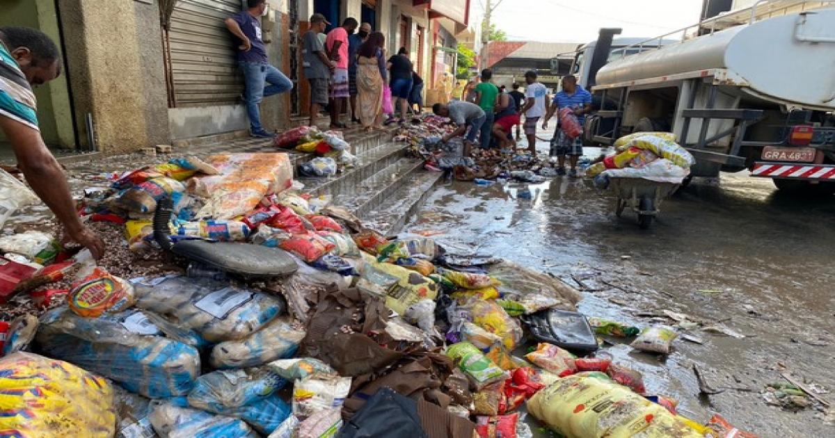 Prefeitura de Jequié destinará mil reais para feirantes de frutas e  verduras atingidos pela enchente do Rio das Contas