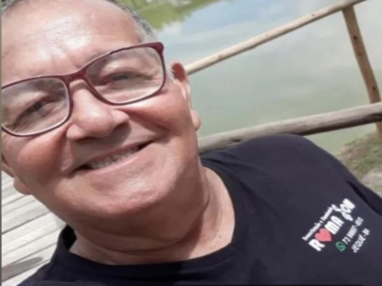 É com pesar que noticiamos o falecimento do comunicador Roma Som