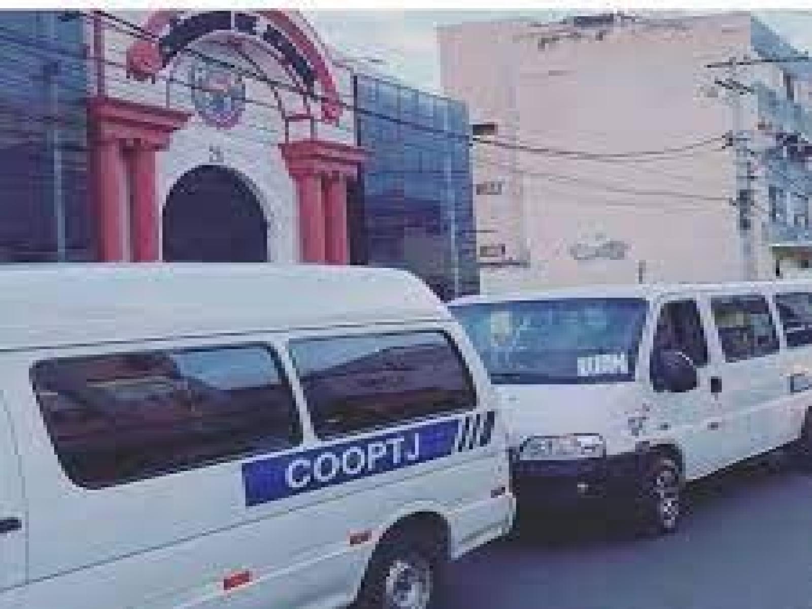 Jequié: bandidos assaltaram van de passageiros e roubaram todos os pertences das vítimas