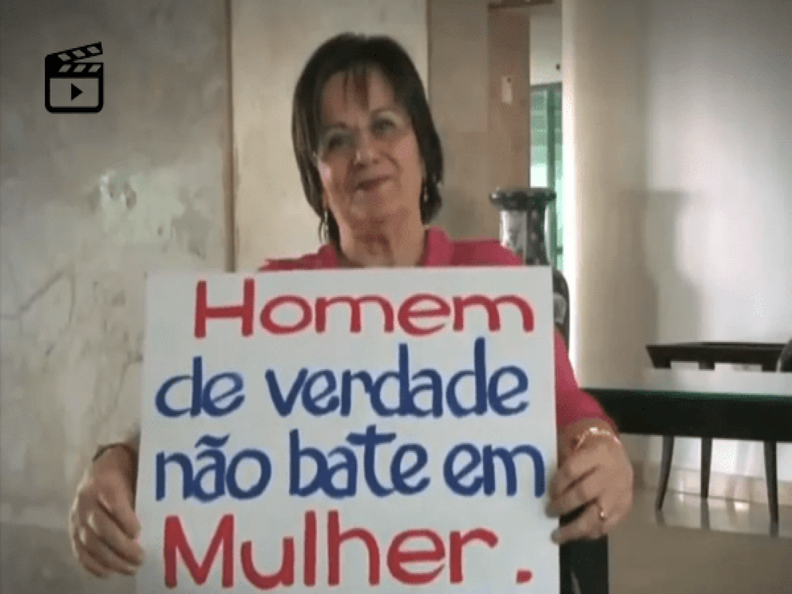 Covardia, mulher foi espancada pelo marido com um ferro de passar roupas