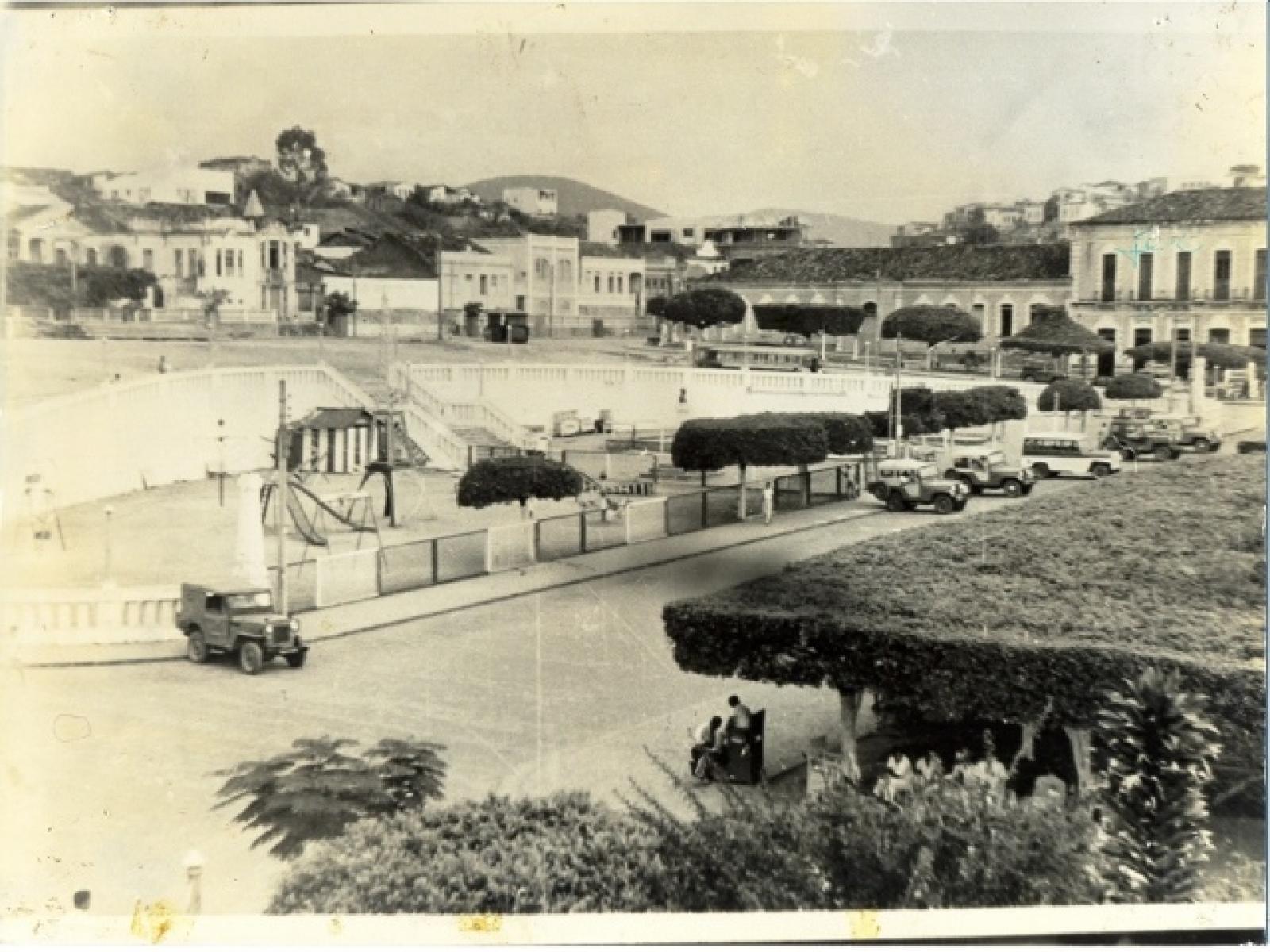 Coluna Jorge Barros: AURORA DA MINHA VIDA, A VELHA PRAÇA RUI BARBOSA