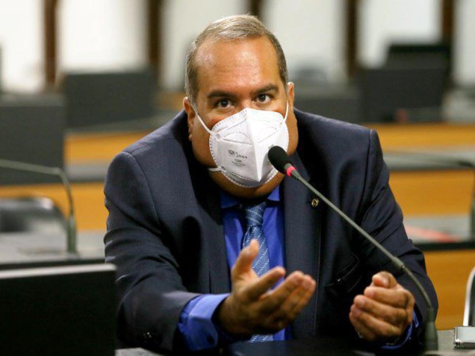 Líder da oposição na AL-BA rebate deputado governista que fez projeção sobre ACM Neto; confira