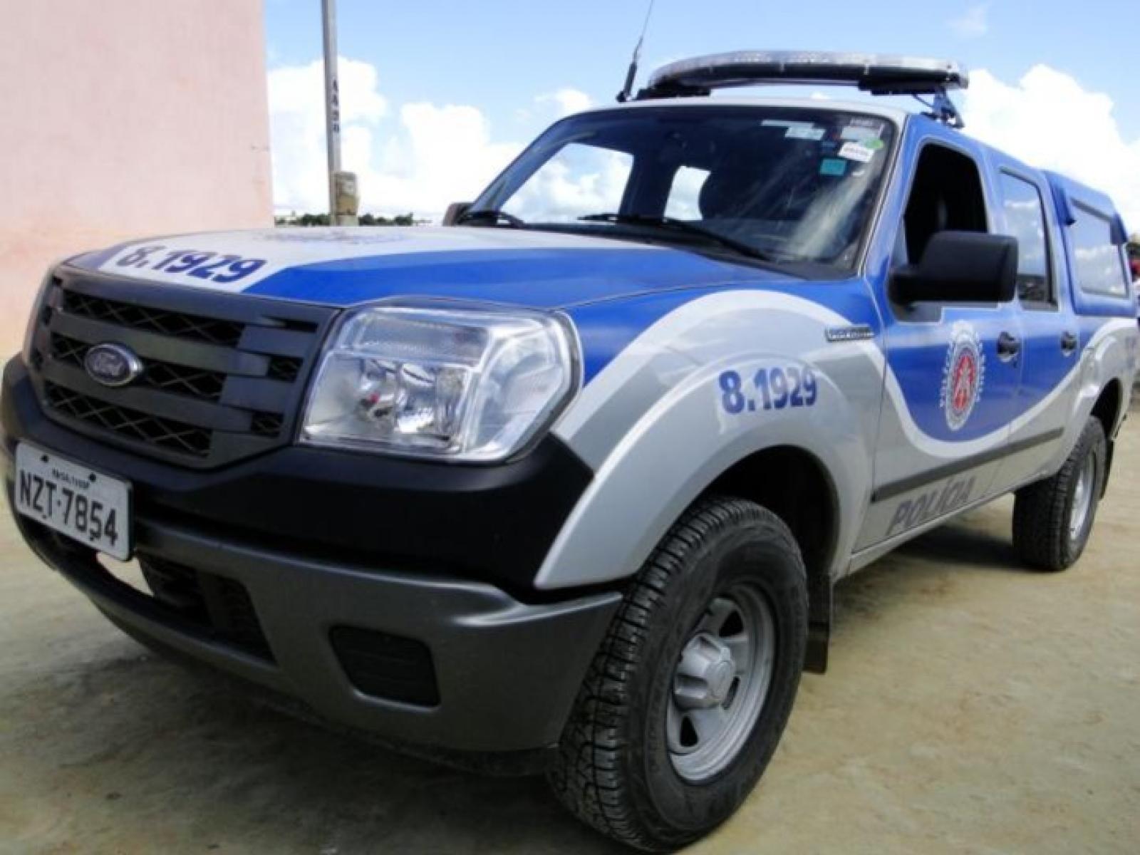 Ipiaú: Mulher foi presa acusada de agredir o companheiro a facadas no bairro Euclides Neto