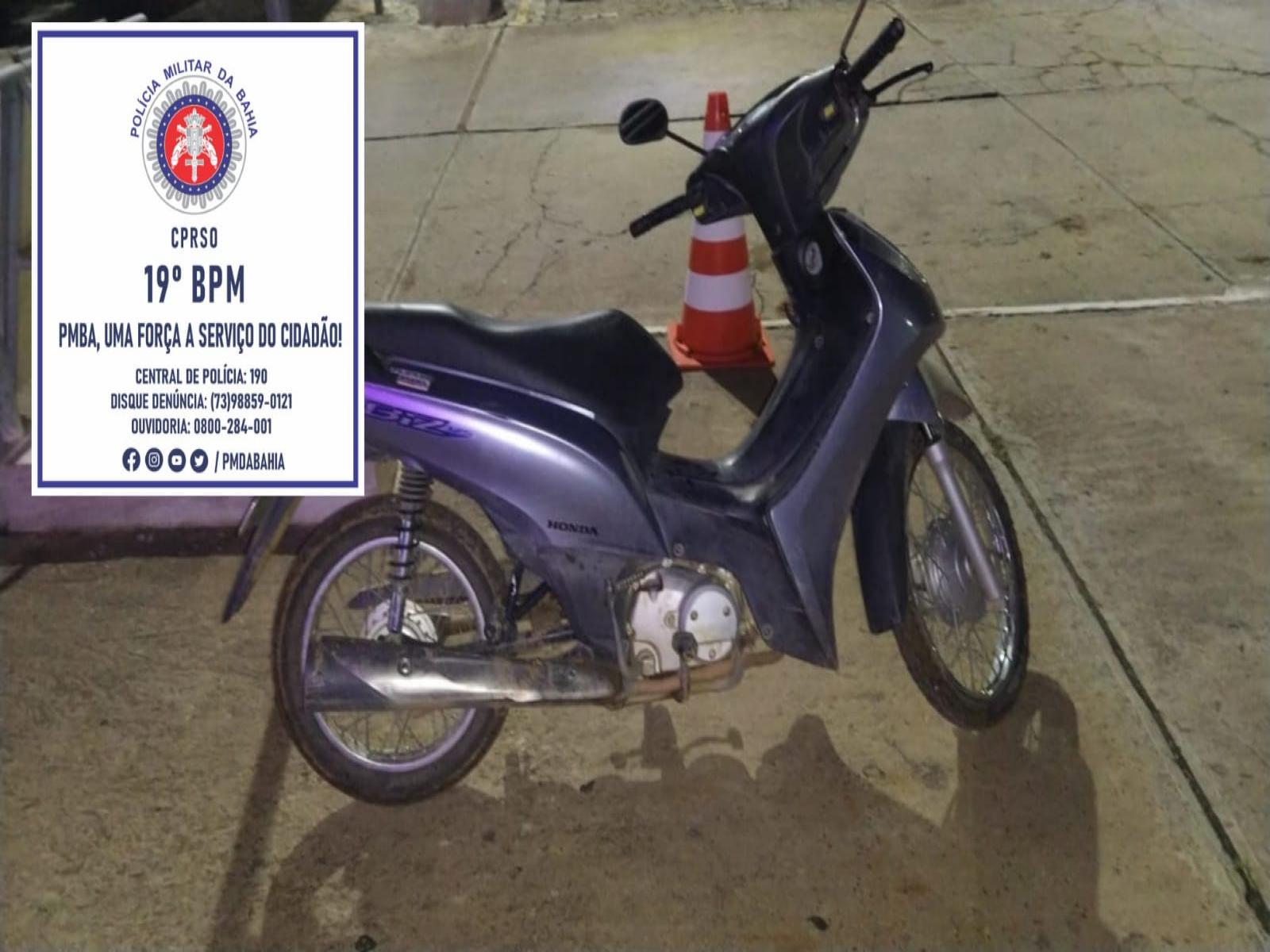 Moto roubada no bairro Caixa Dágua foi abandonada na beira do Rio das Contas