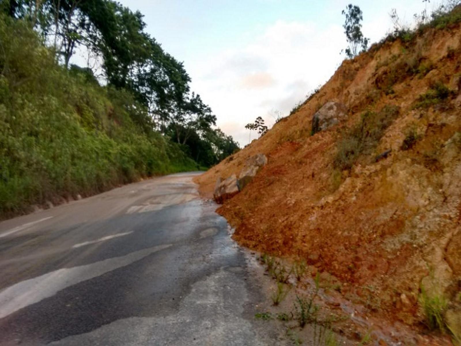 Governo da Bahia autoriza retirada da encosta que cedeu há 3 anos na estrada Jequié Florestal