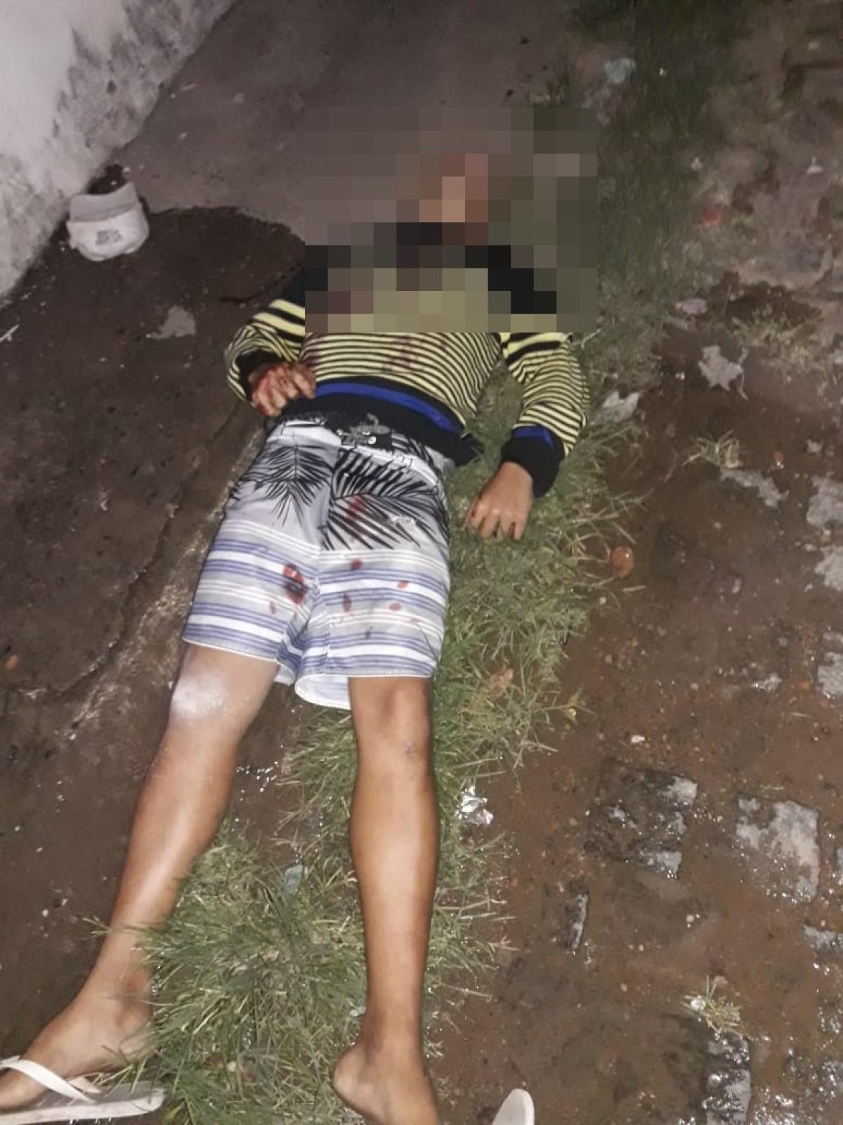Jovem morto a tiros na Rua Caramuru