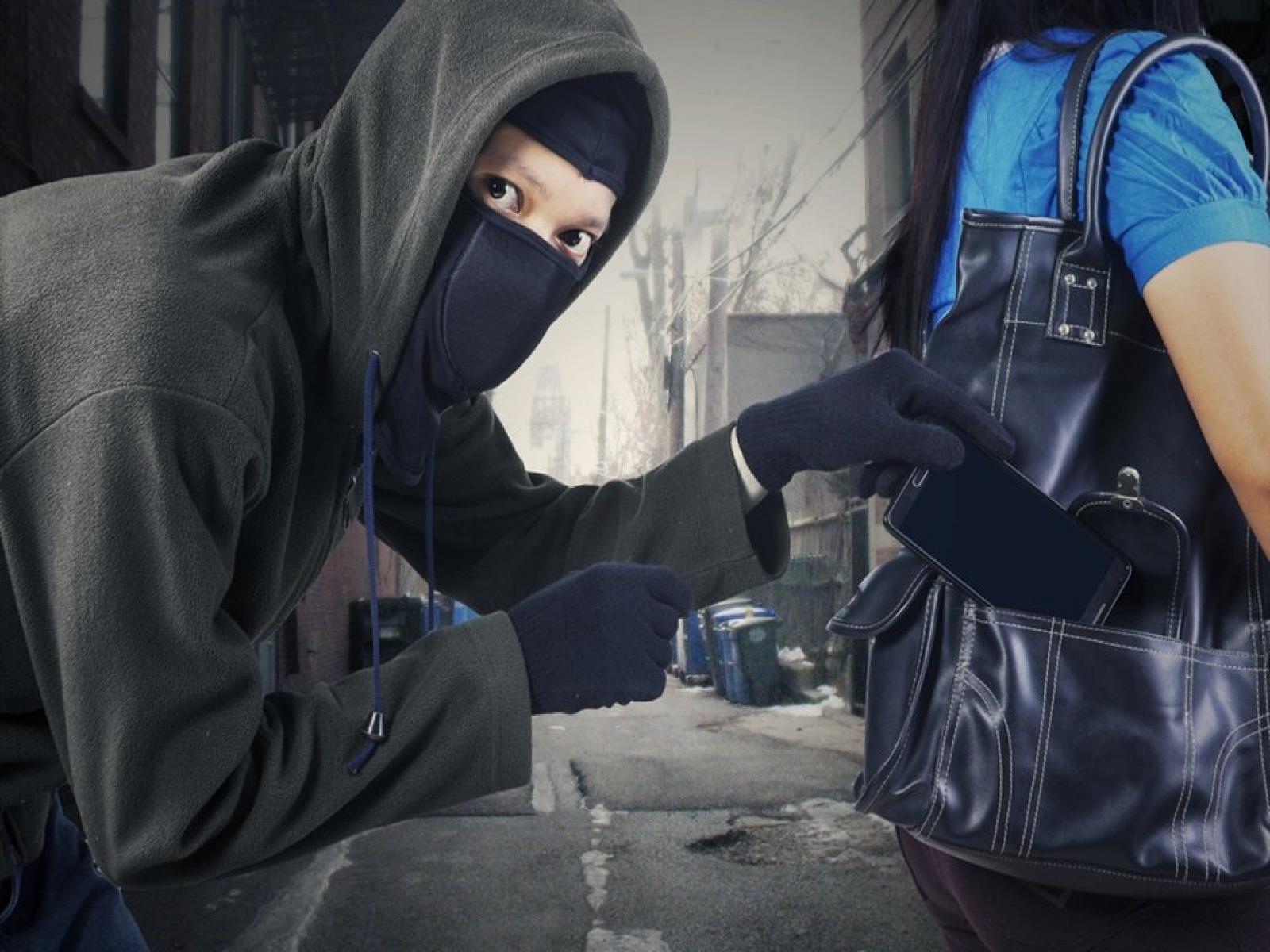 Mulher teve bolsa tomada de assalto no Lotemaneto Água Branca