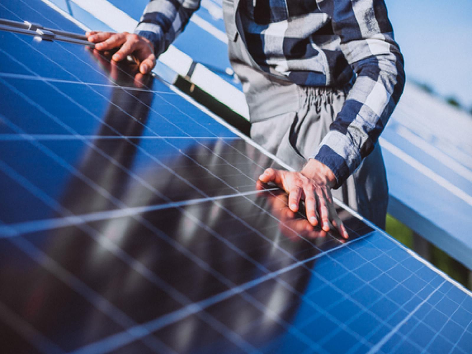 Número de empregos em energia solar térmica deve crescer 22% em 2022
