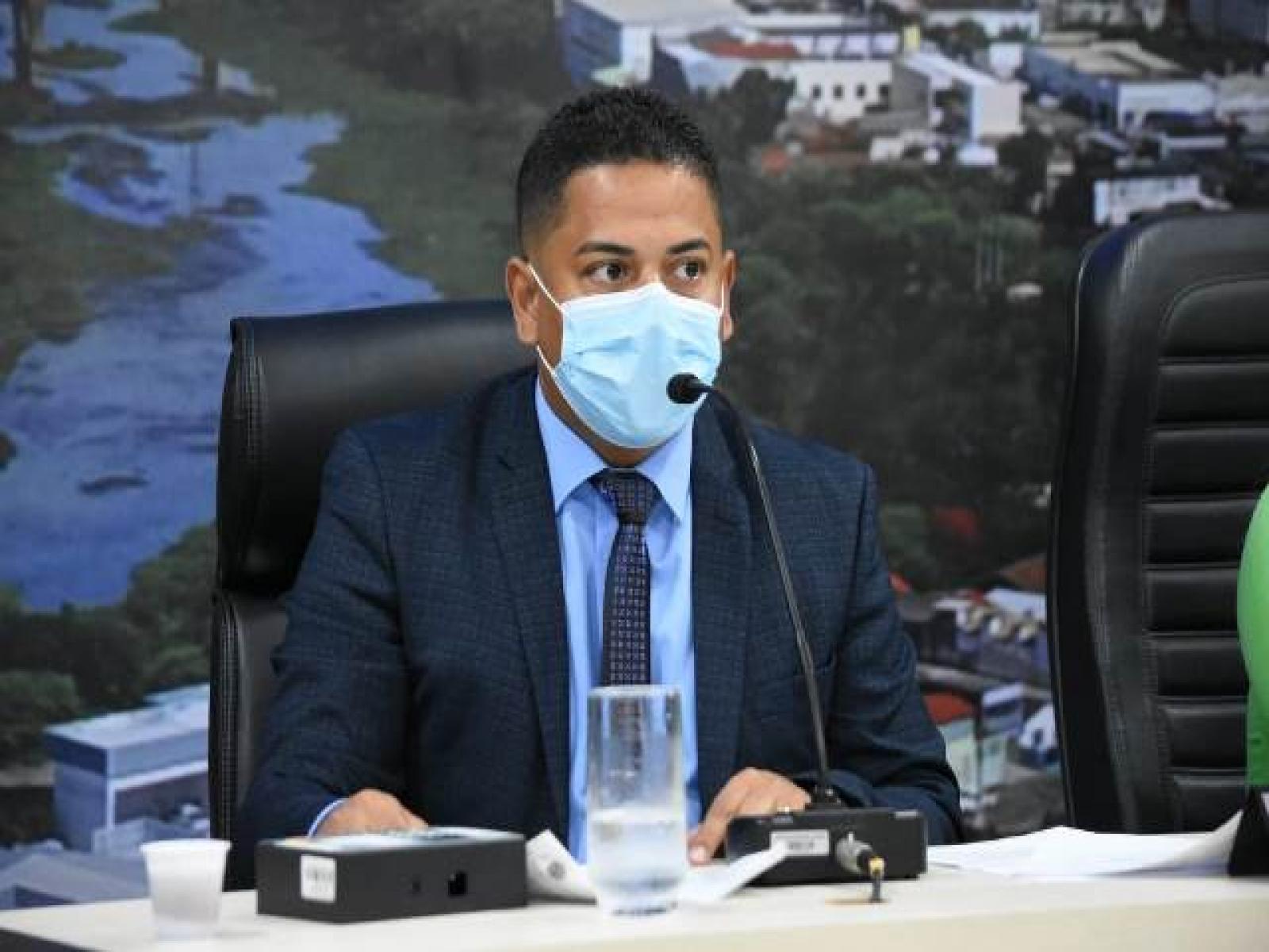 Tinho solicita asfaltamento da Rua Dr. Ivan José da Silva