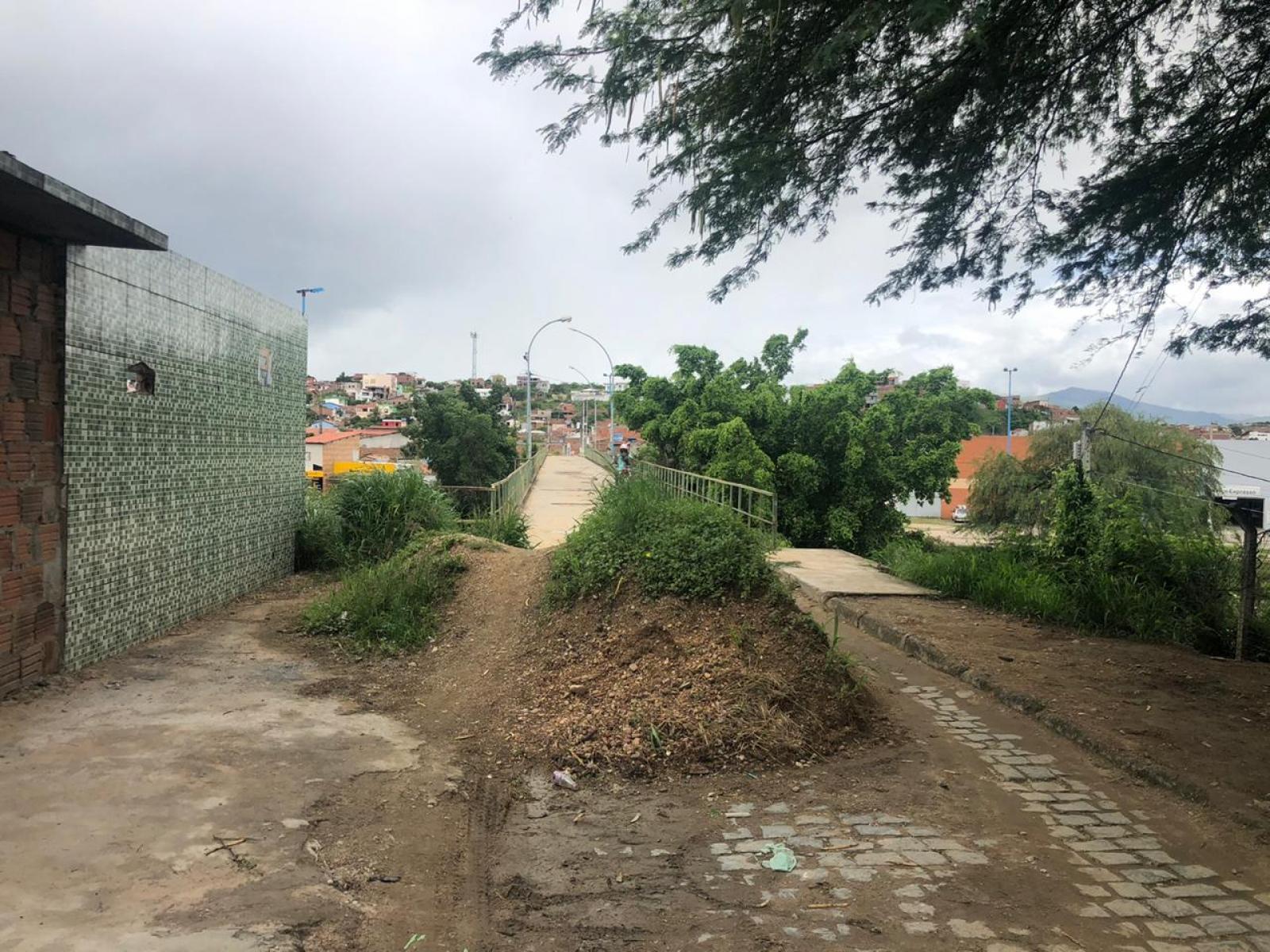 Moto tomada de assalto na Ponte de Newton