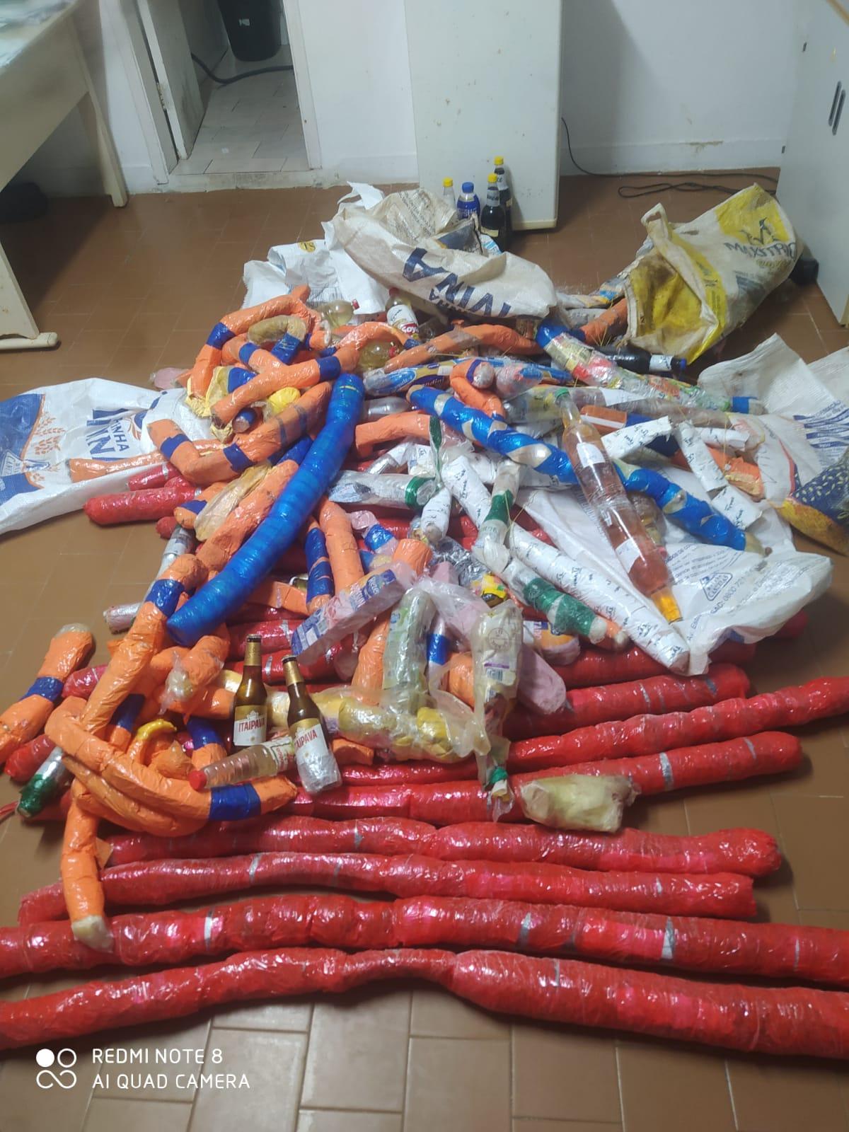 Criminosos abandonam quase meia tonelada de material proibido no Complexo da Mata Escura
